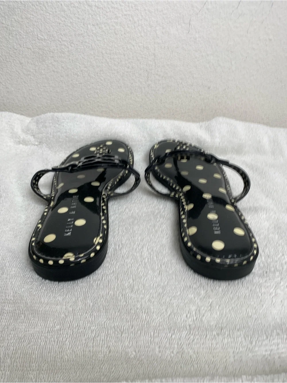 Kelly & Katie Women's Black Cream Polka Dot Faux Patent Leather Sandal Size 9.5 - Picture 5 of 12